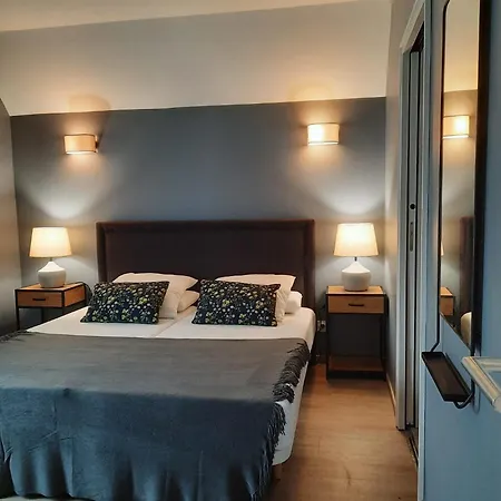 50m Du Centre Historique アパート *